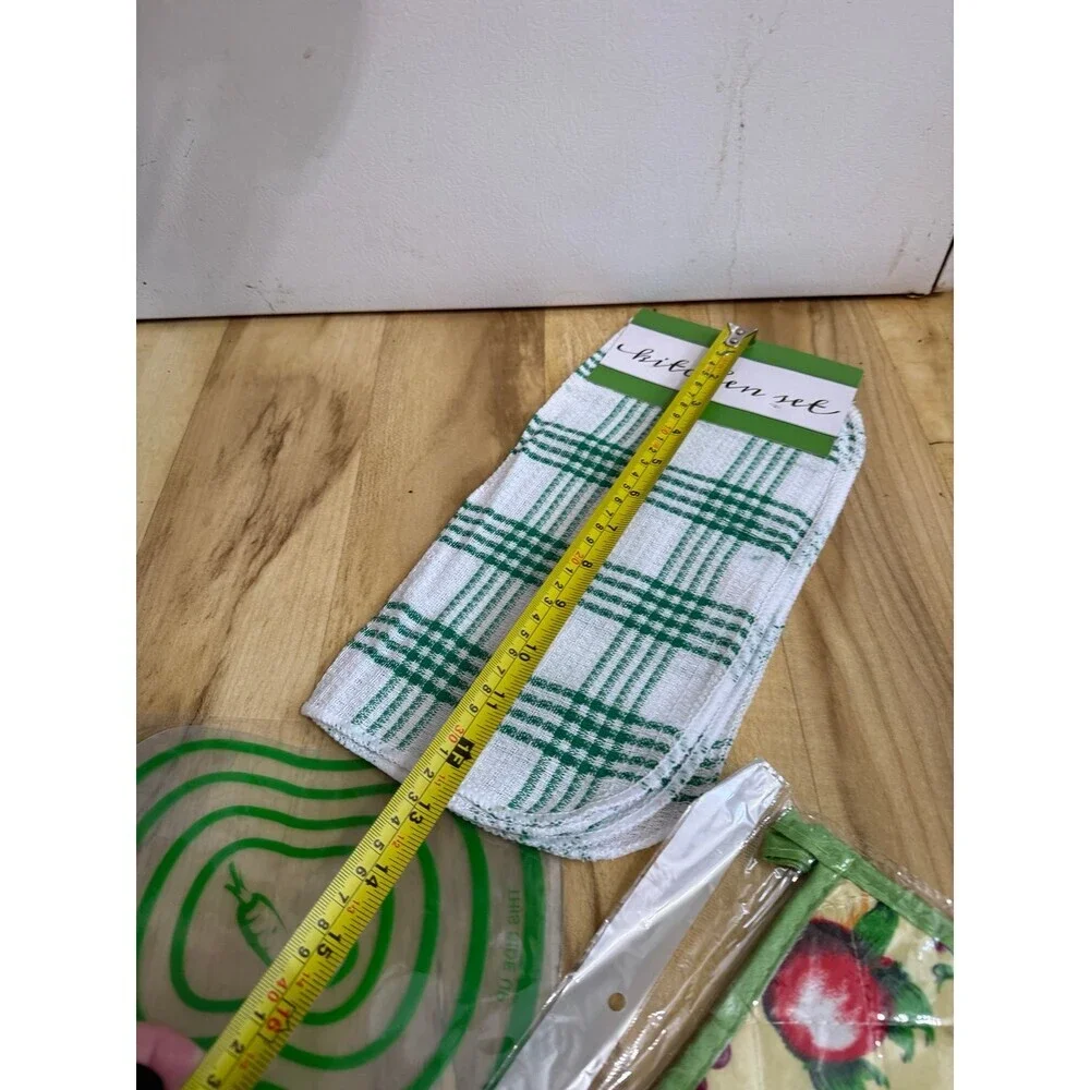 Kitchen Essentials Bundle – Dish Towels, Pot Holder & Sink Liner (New)